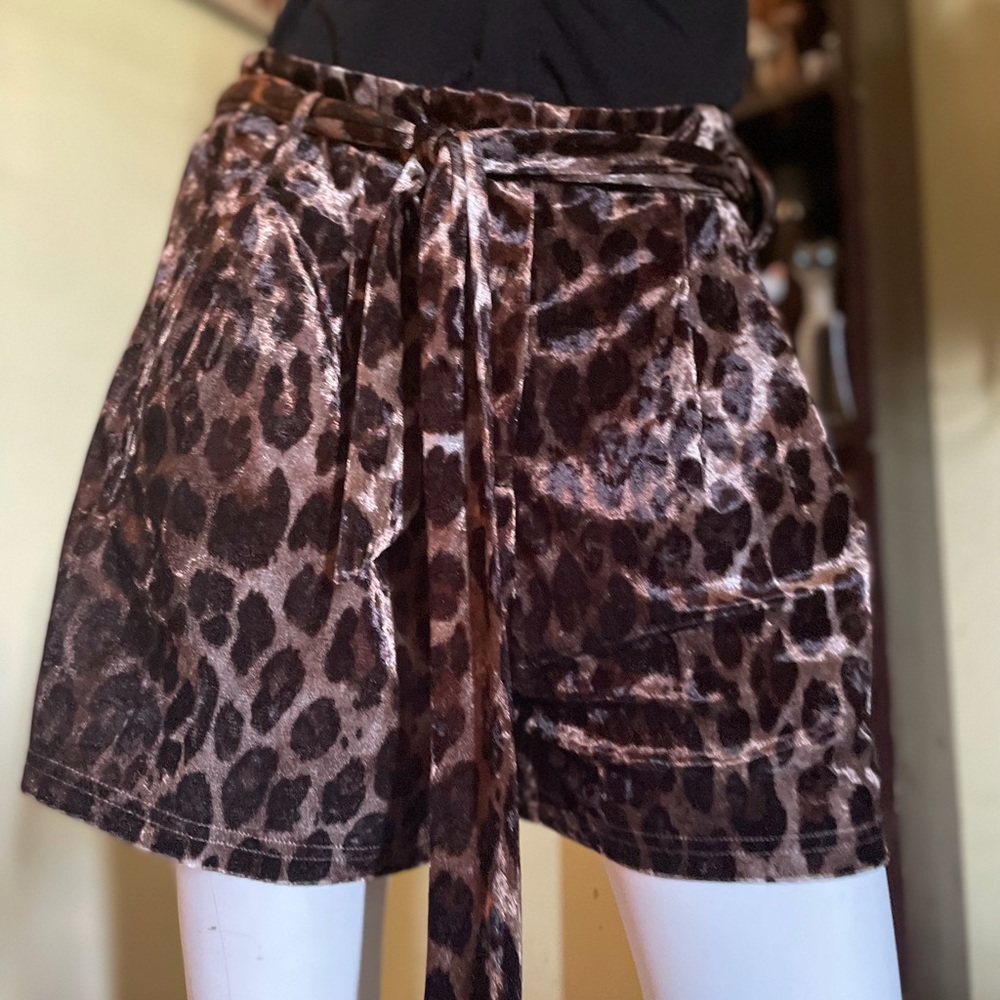 Ladies velvet velour cheetah leopard print shorts with belt Miami fashion